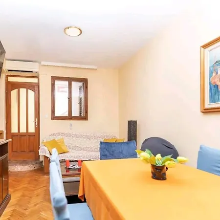Apartman Radhika House